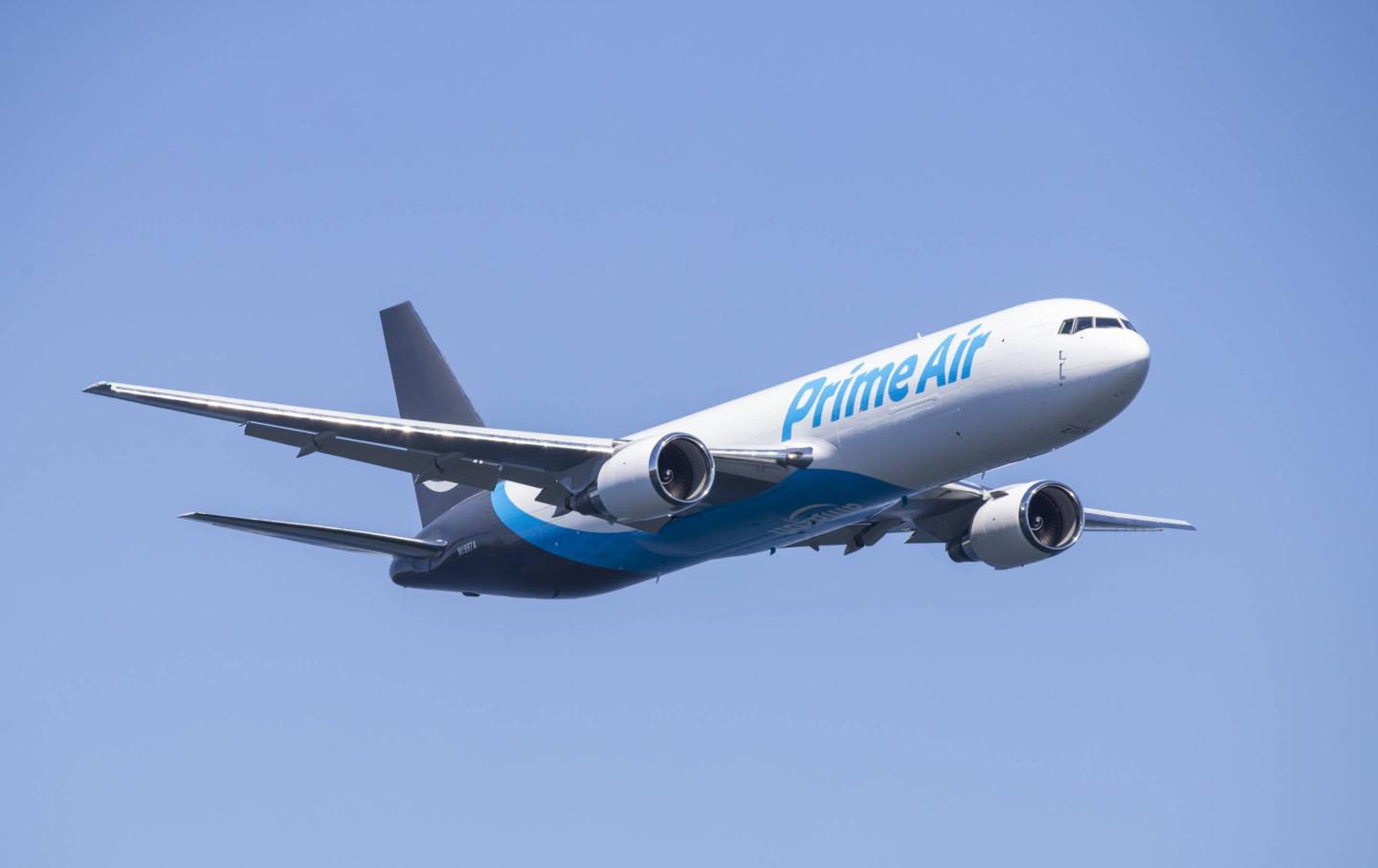 Amazon Branded Cargo Plane Flies in Seattle Seafair's Airshow