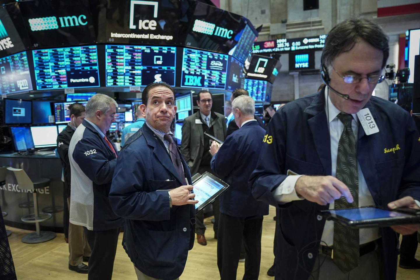 Stock Markets Open One Day After Steep Drop Over Apple's Revised Forecast