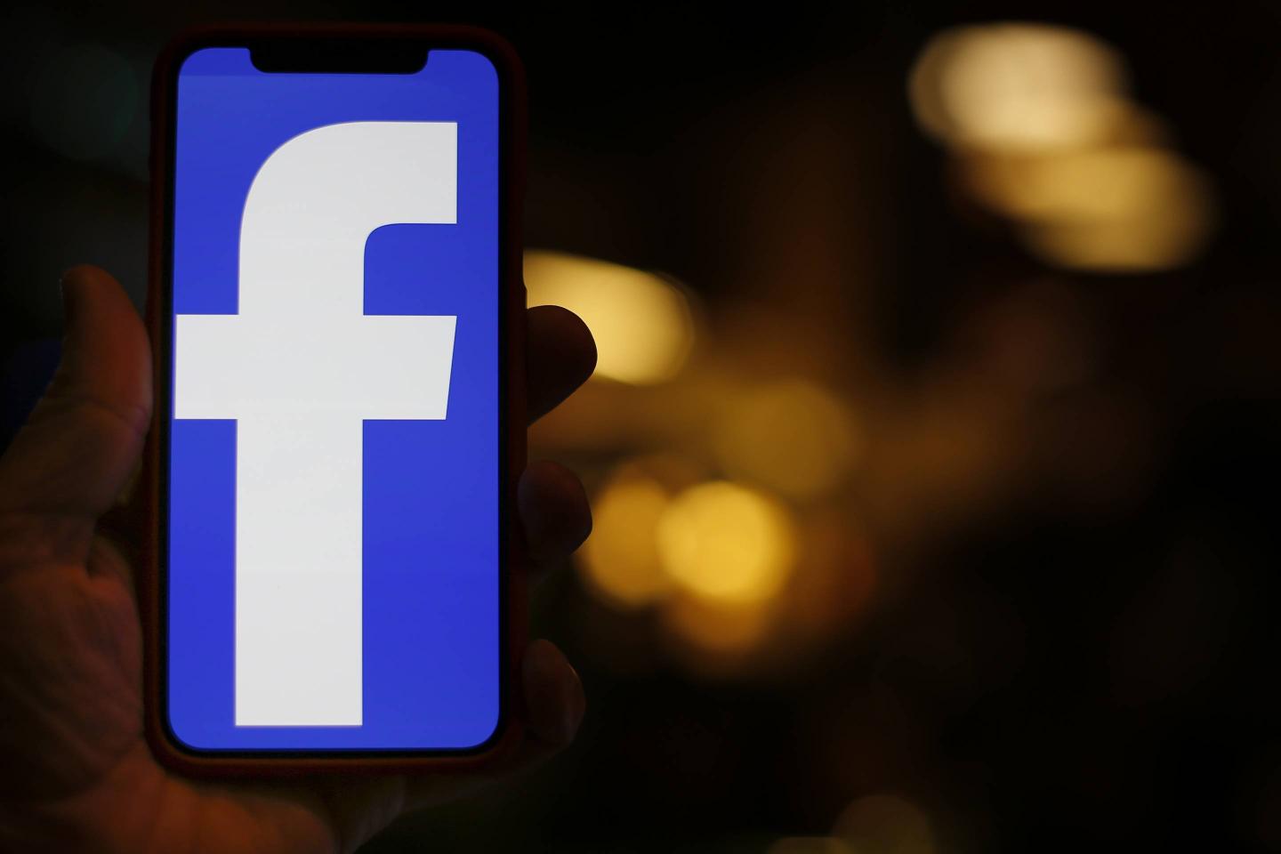 Samsung Users Cannot Delete Facebook App