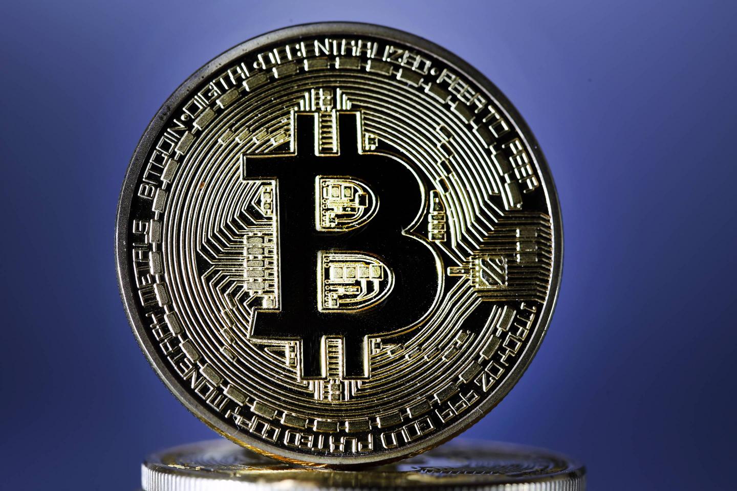 Bitcoin Cryptocurrency Value Goes Down
