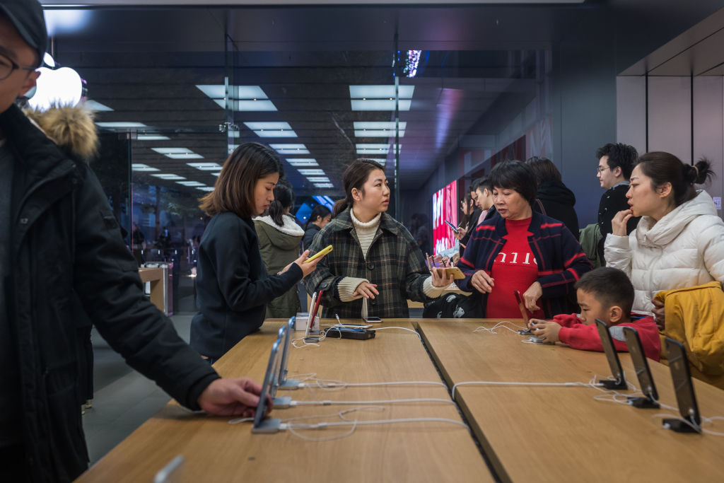 Apple Cuts Revenue Forecast Following Weak Sales In China