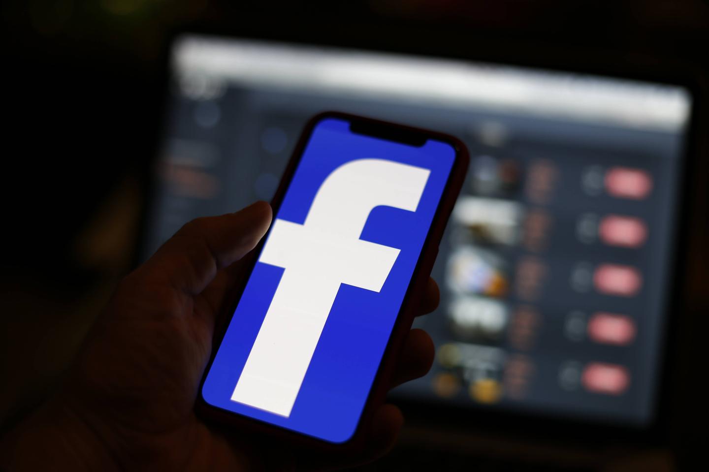 Samsung Users Cannot Delete Facebook App