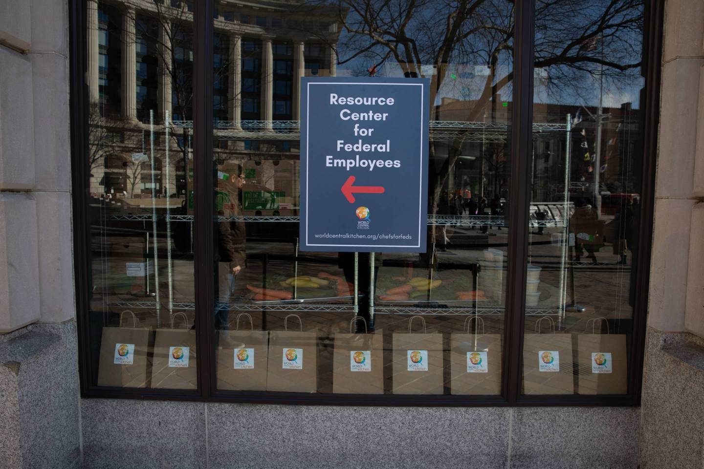 Non-profit World Central Kitchen serves food to federal workers