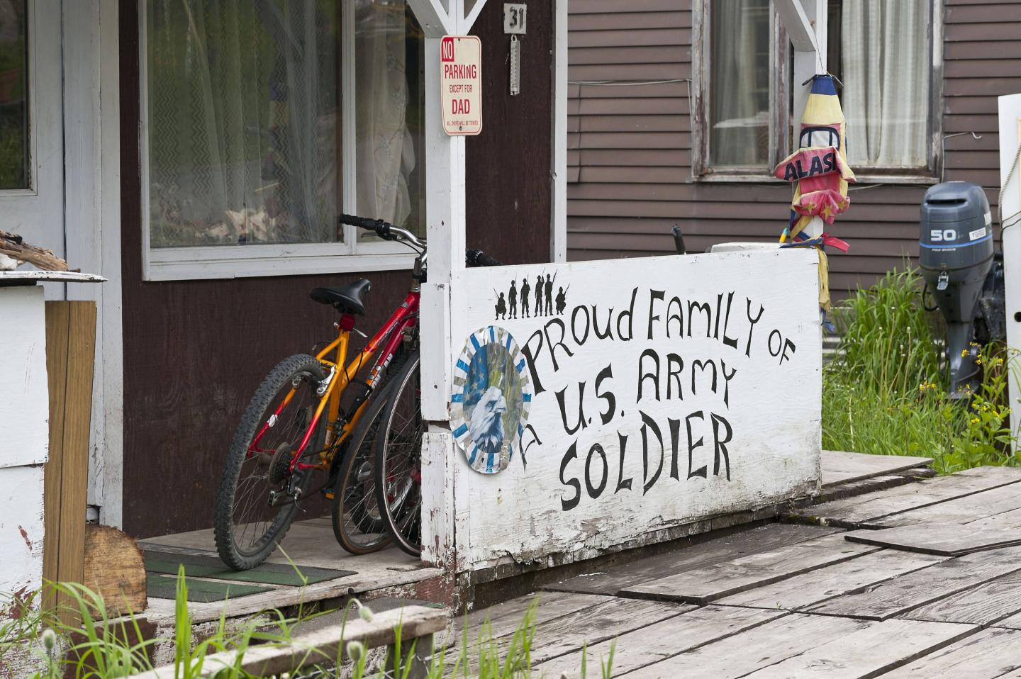 Proud residence of US army soldier's family