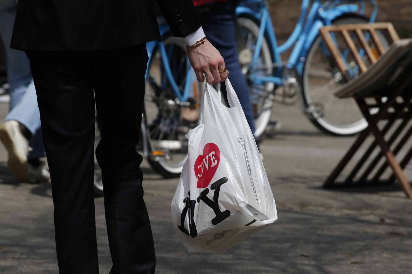New York Governor Proposes Statewide Ban on Plastic Bags