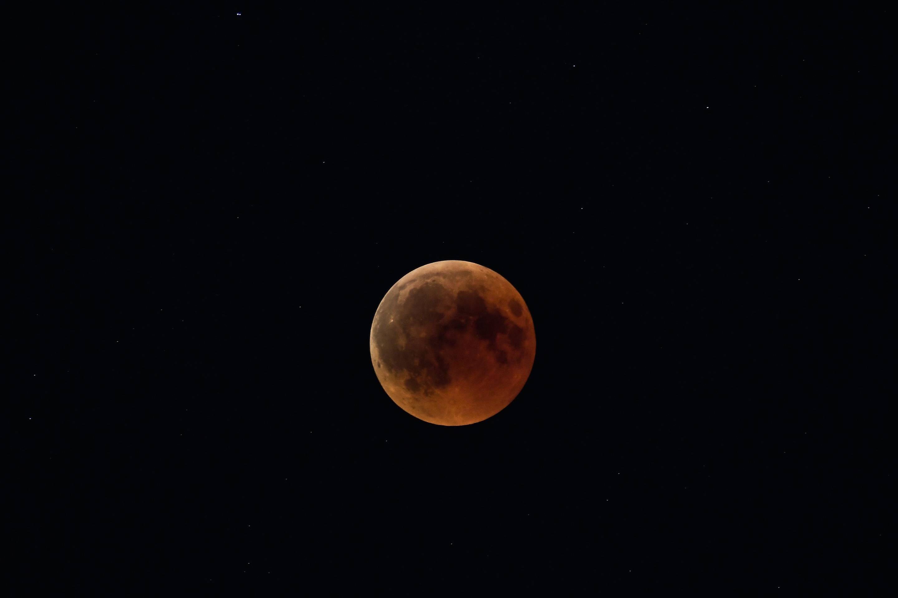 2019 Lunar Eclipse: Why Is It Called a Super Blood Wolf Moon? | Fortune