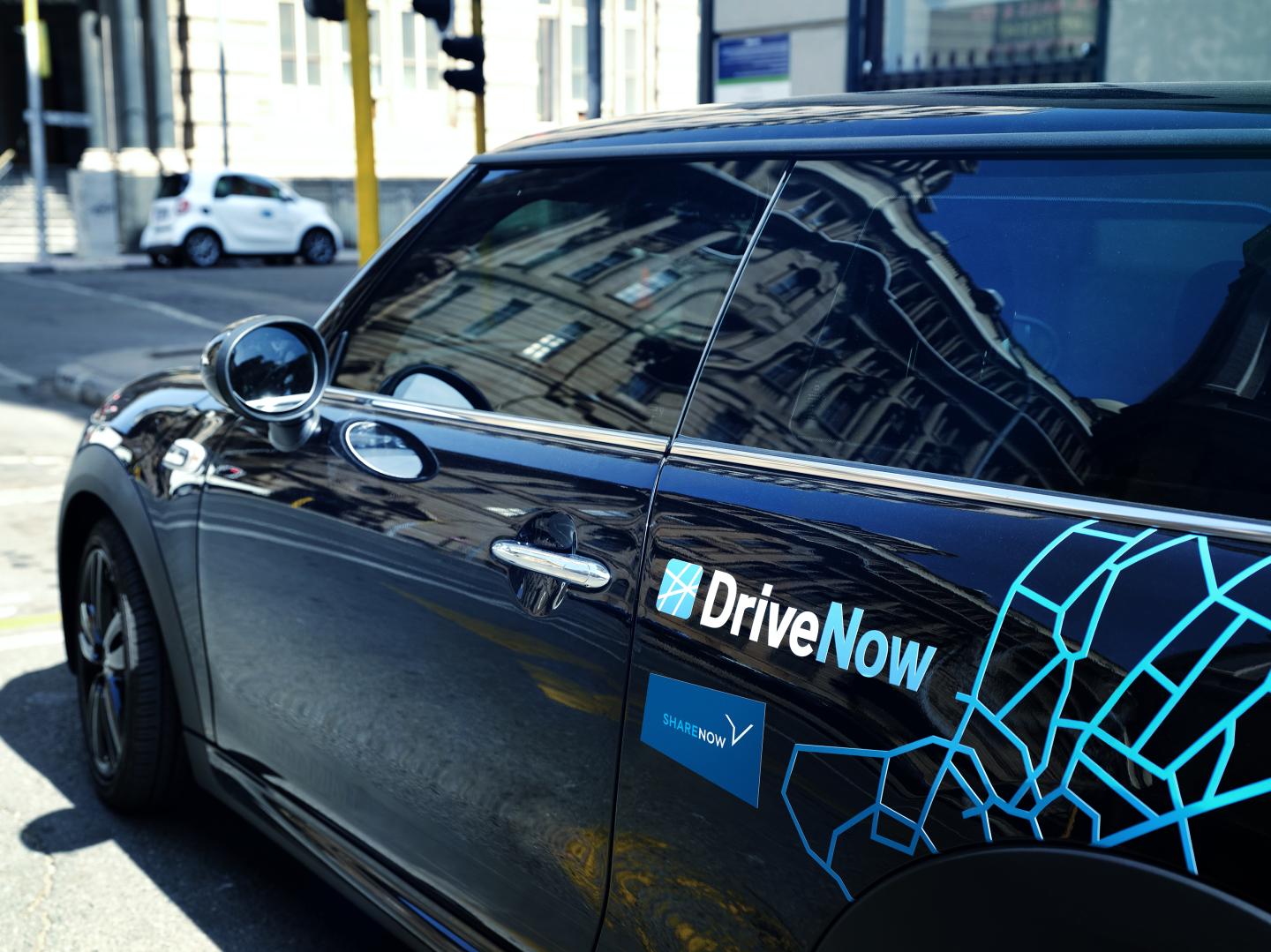 Daimler and BMW Invest €1 Billion in Urban Mobility Co-Venture