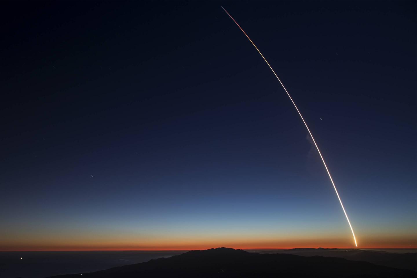SpaceX Launches Falcon 9 Rocket