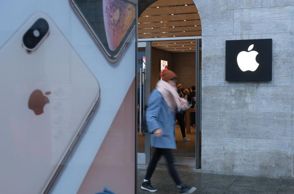 Apple Halts Some iPhone Sales In Germany Following Qualcomm Suit