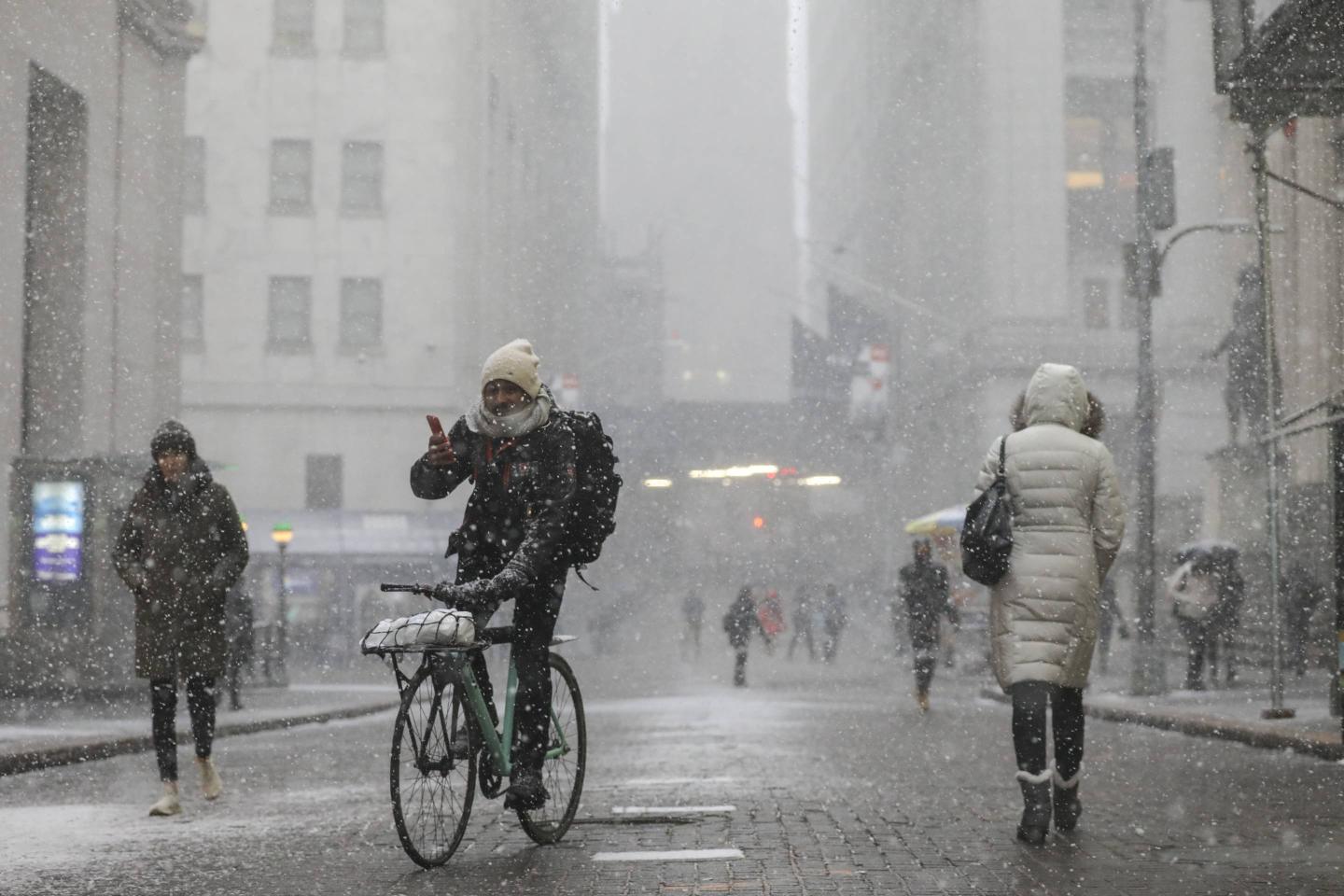 Polar Vortex From Upper Midwest Brings Extreme Cold Temperatures To New York City