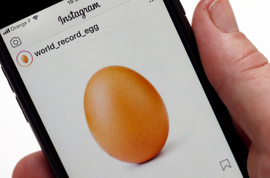 An Egg Becomes The Most Likes Instagram Post : Illustration