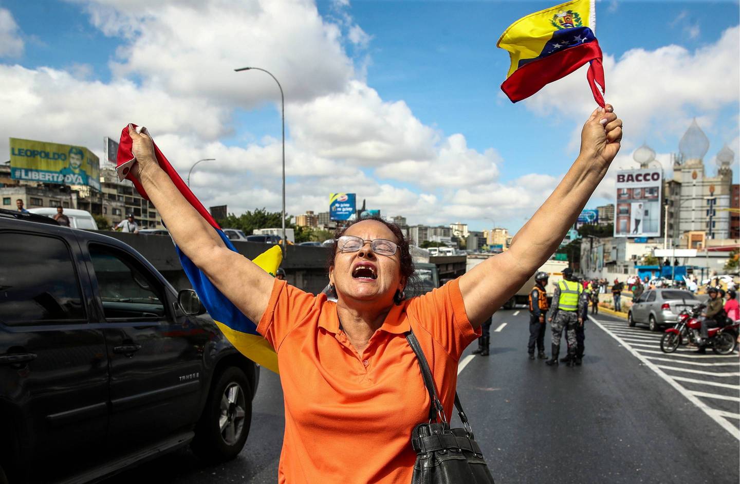 Venezuelan opposition convoy heads for humanitarian aid
