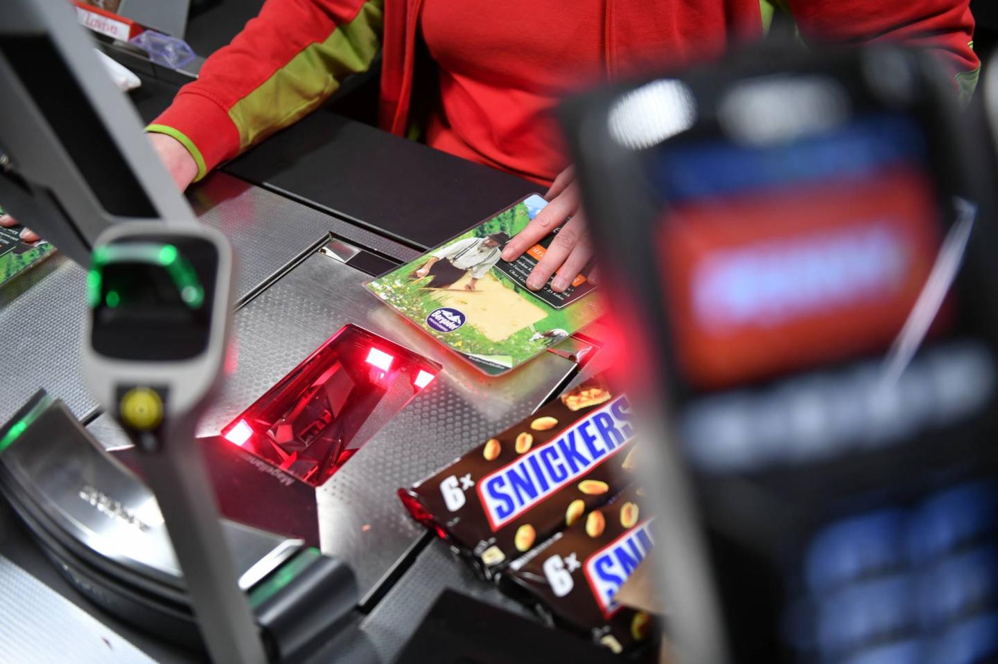 Here's how retail workers view technology and automation will affect their jobs.