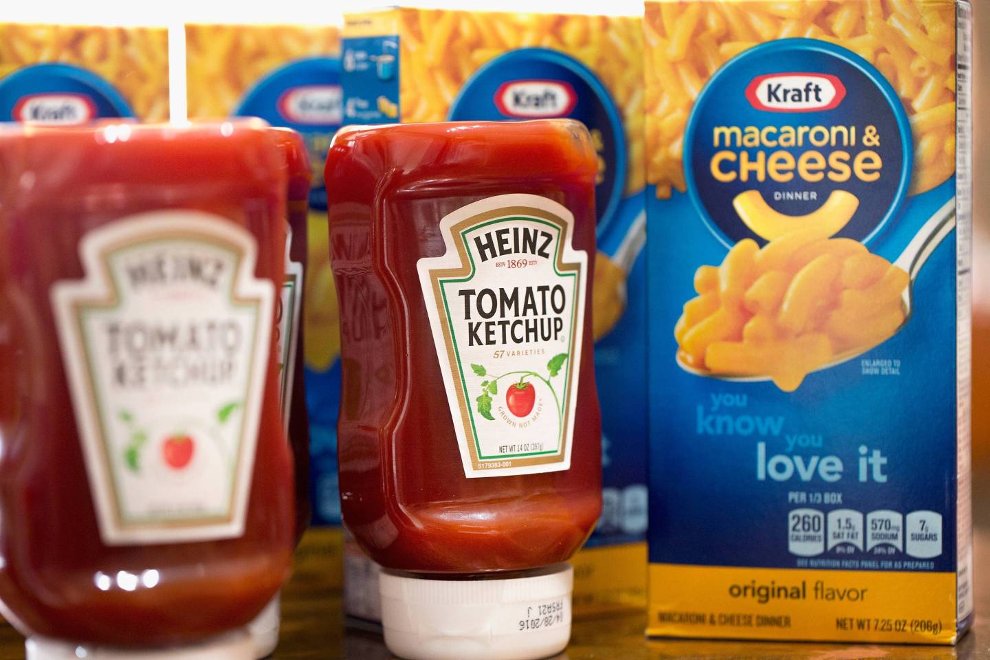 Kraft Heinz products on display.