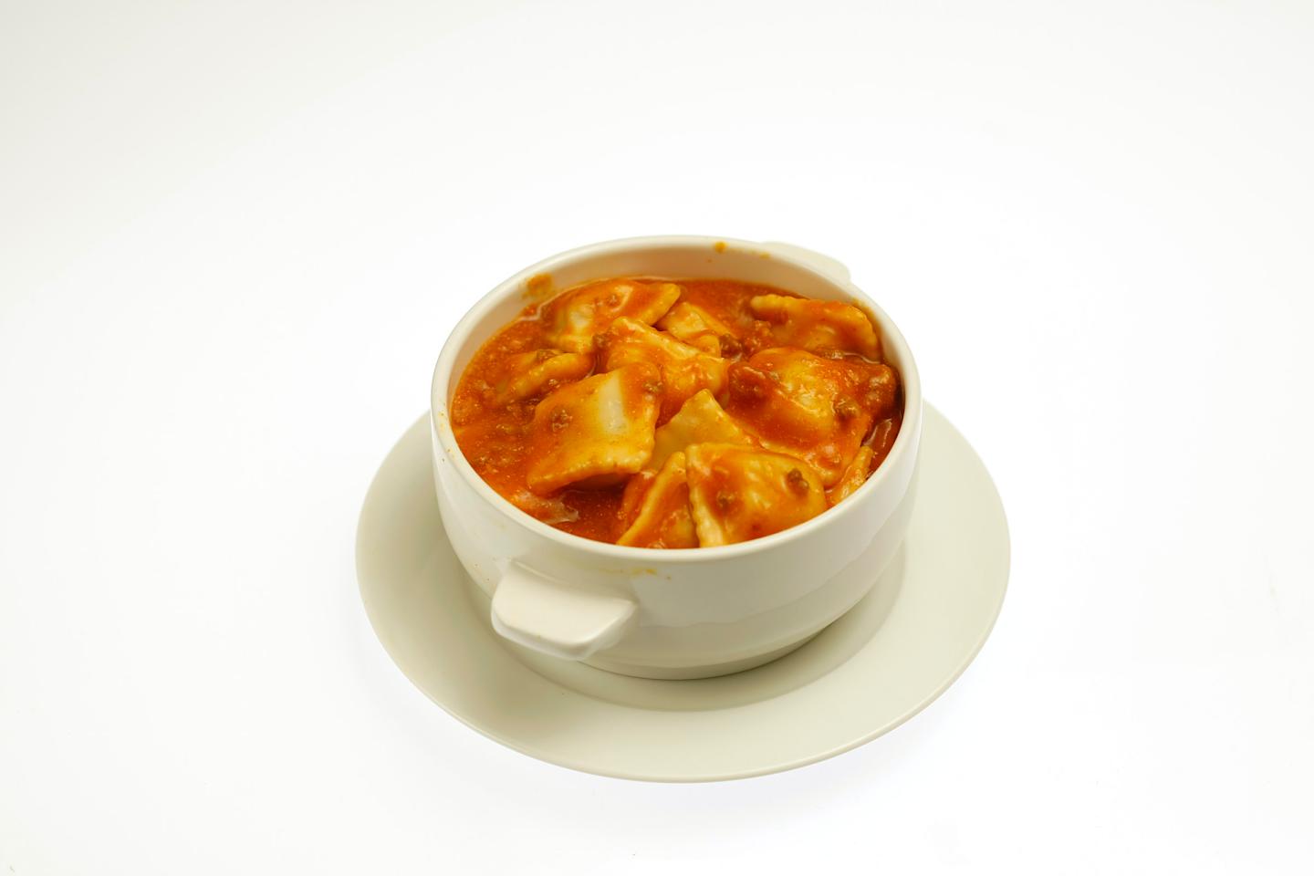 Chef Boyardee Mini Ravioli, Beef Ravioli in Tomato and Meat Sauce.