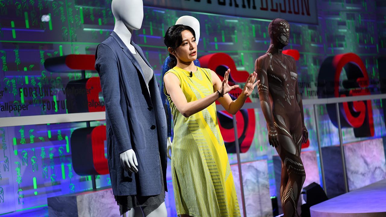 At Somarta, Couture With Analog Curves and Digital Cuts