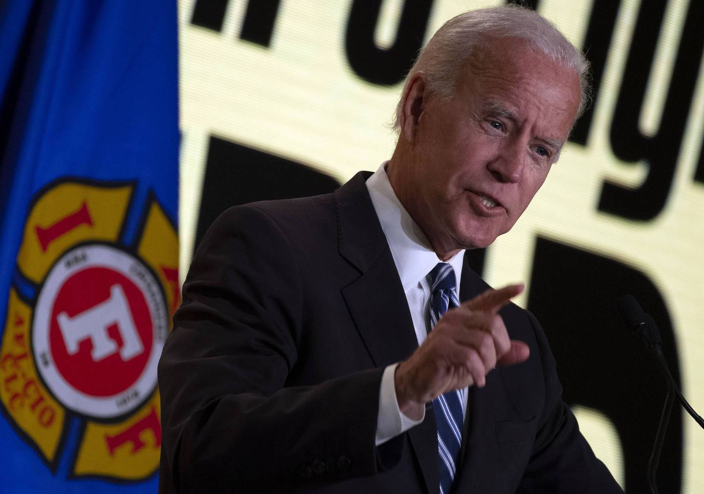 US-POLITICS-BIDEN-FIREFIGHTERS