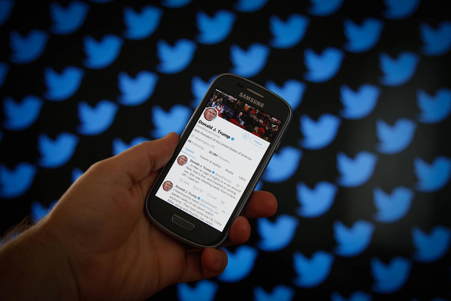 Social Media Illustrations and Donald Trump tweets