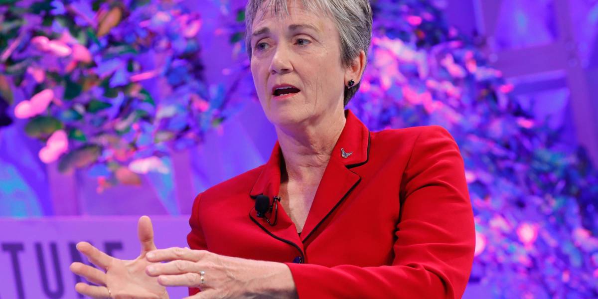 Heather Col U.S. Air Force Secretary to Depart Trump Administration in May | Fortune