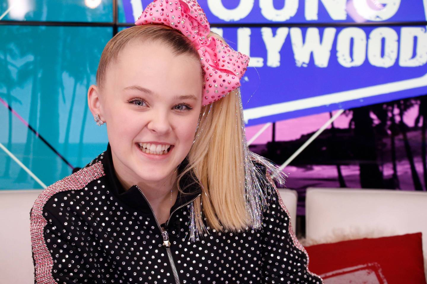 JoJo Siwa Visits Young Hollywood Studio