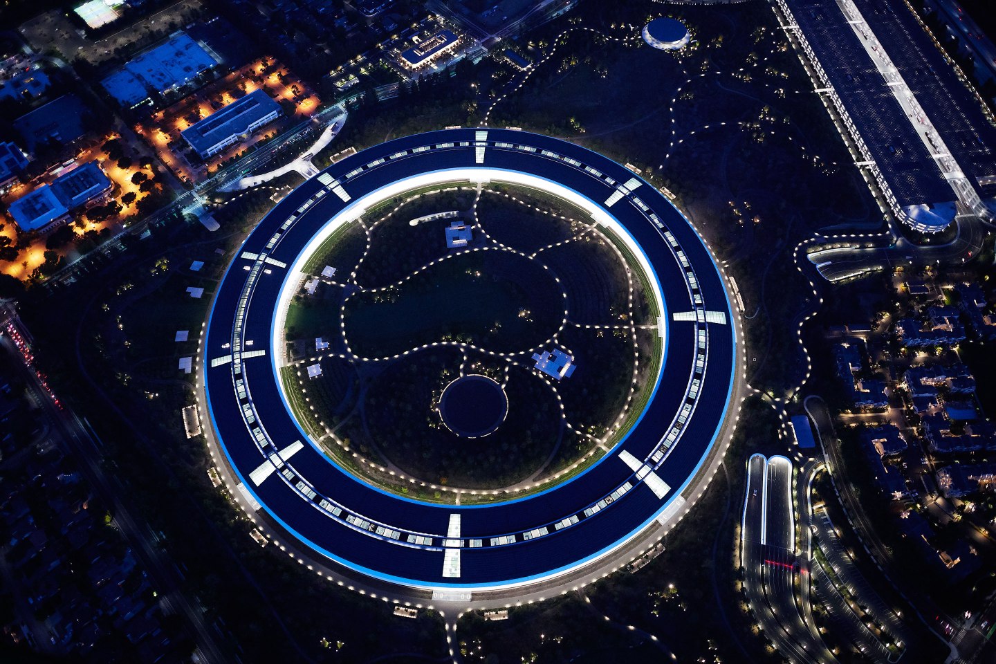 Cameron-Davidson-Apple-Aerial