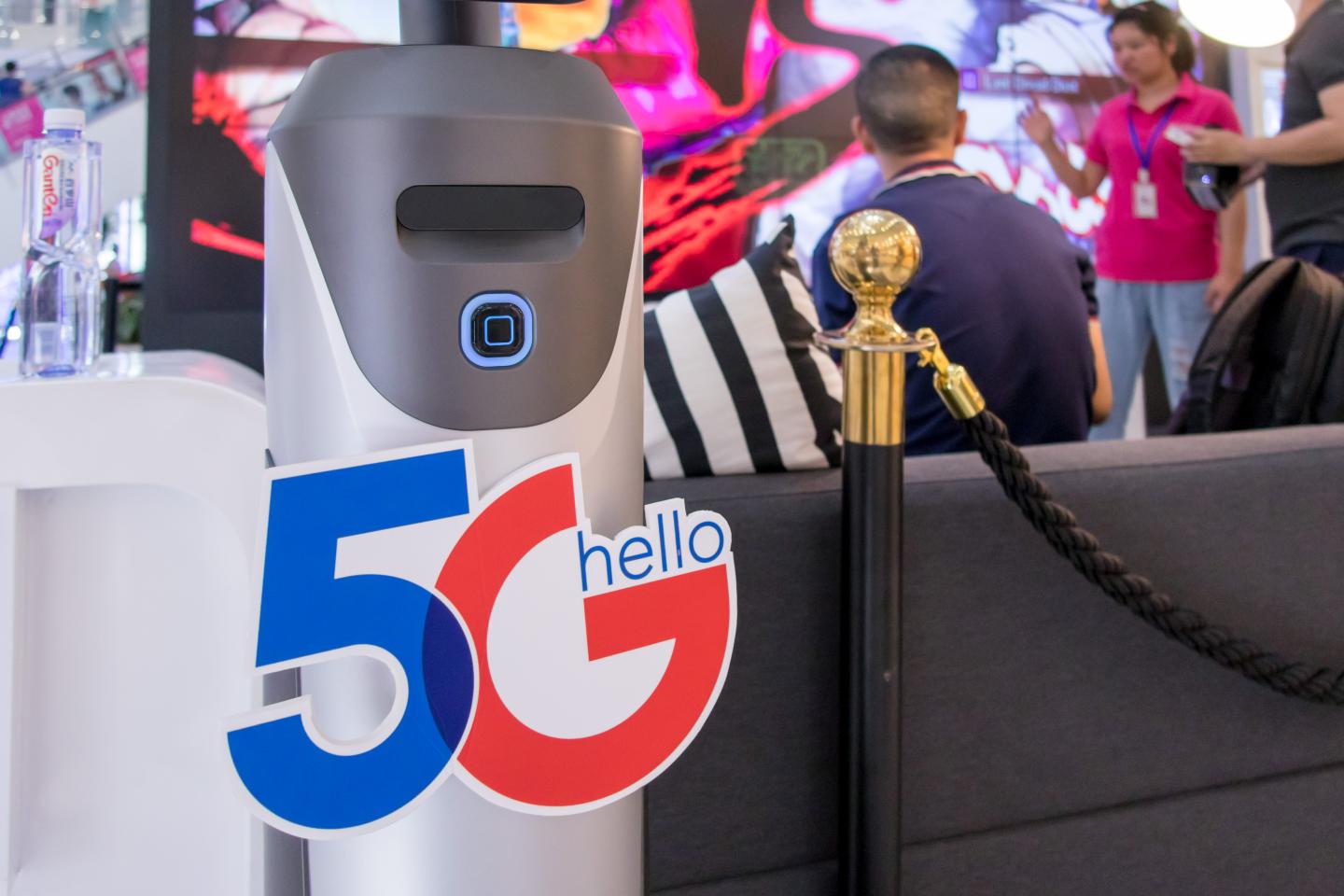 Citizens Experience 5G Network At A Mall In Shanghai