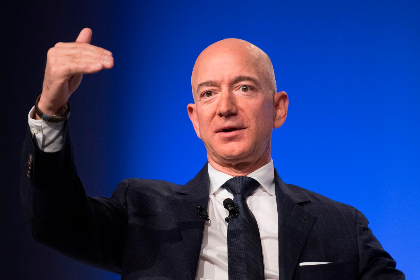 US-ECONOMY-CYBER-BEZOS