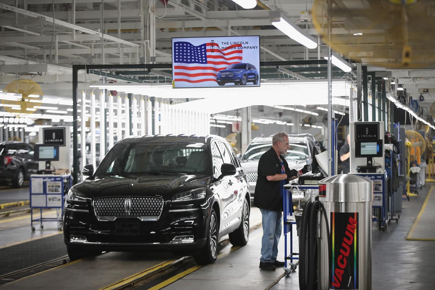 Ford's Chicago Assembly Plant Builds Explorers, Police Interceptors, And Lincoln Aviators