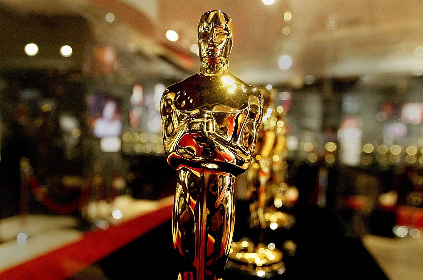 Oscar Statuette