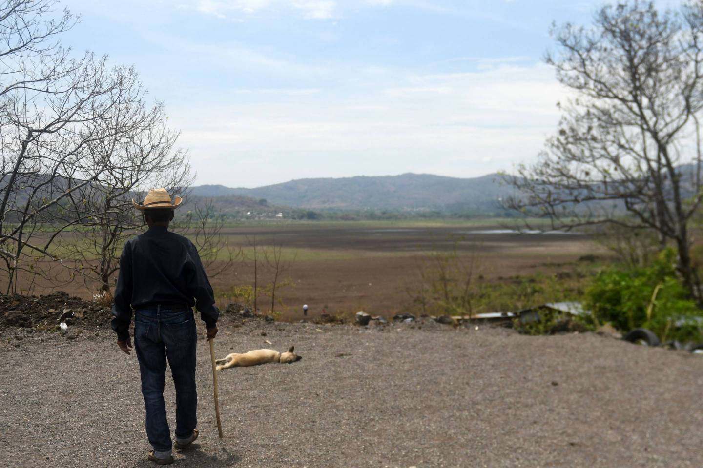 Southeast of Guatemala City, Lake Atescatempa has dried up due to drought and high temperatures.
