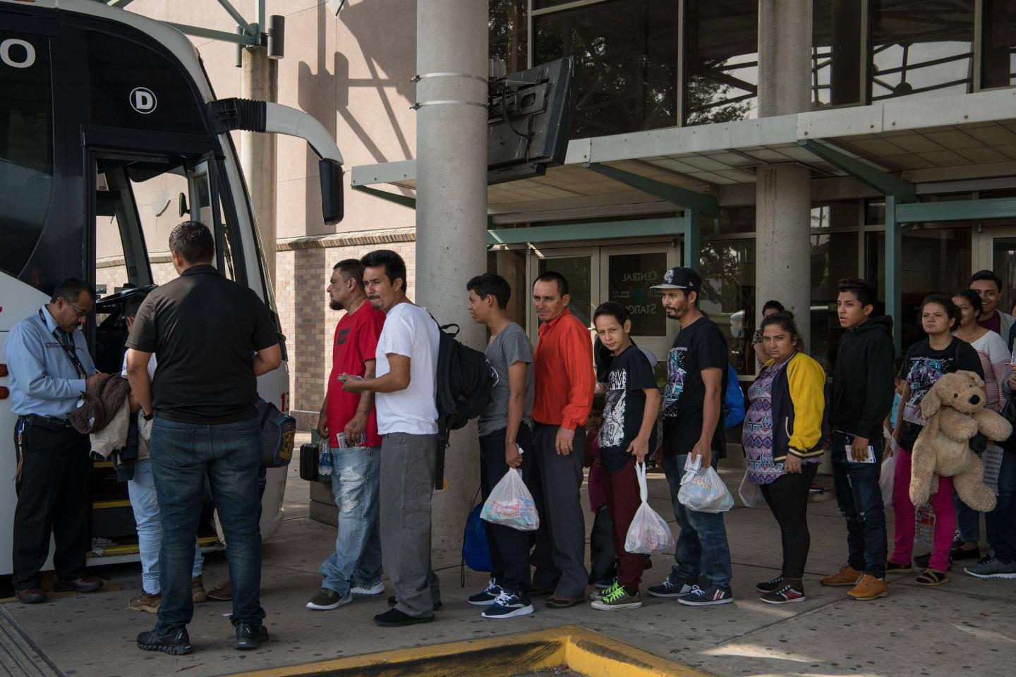 US-MEXICO-BORDER-IMMIGRATION-MIGRANTS