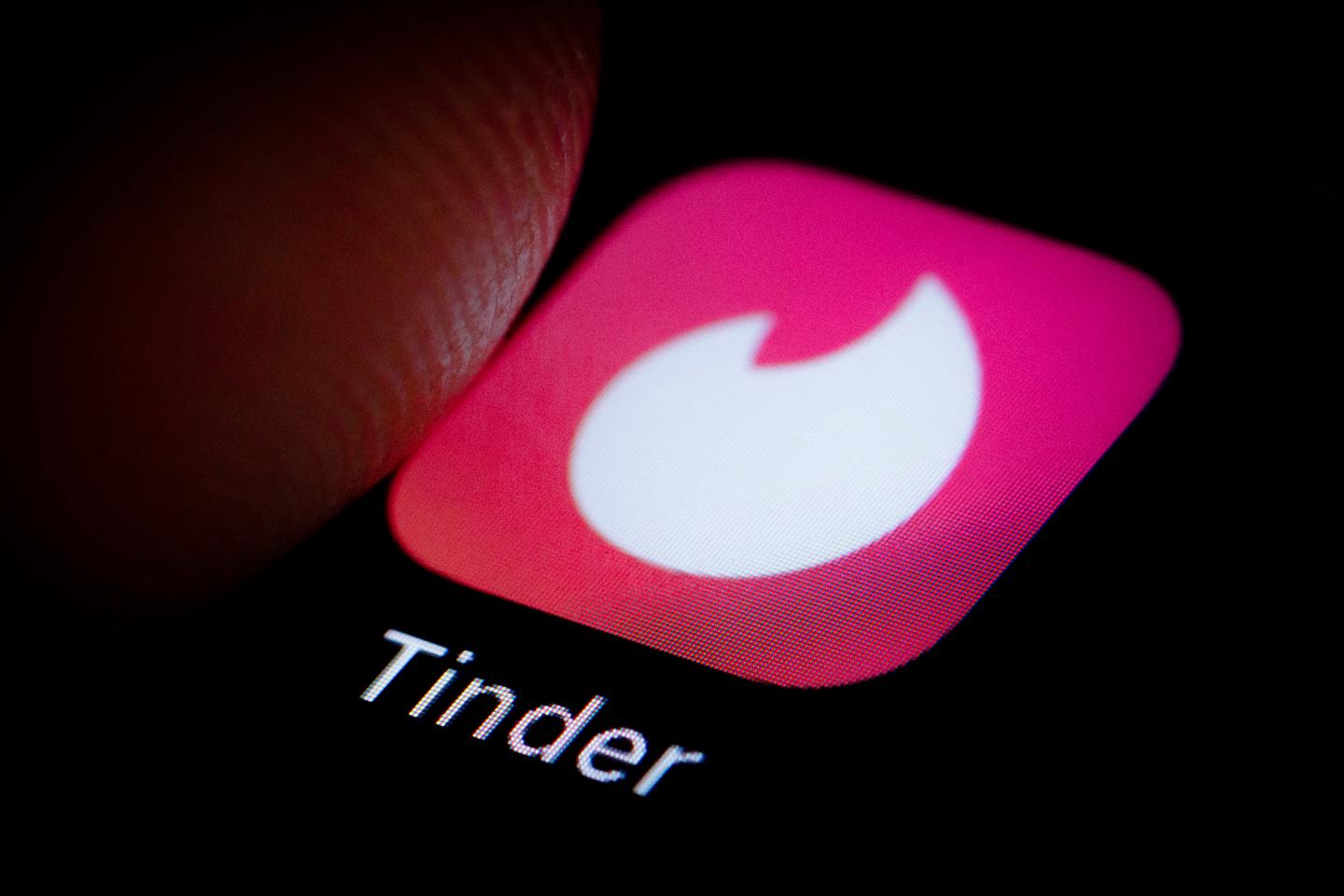 Tinder’s New Safety Feature Helps LGBTQ Travelers Stay Safe in Unfriendly Countries