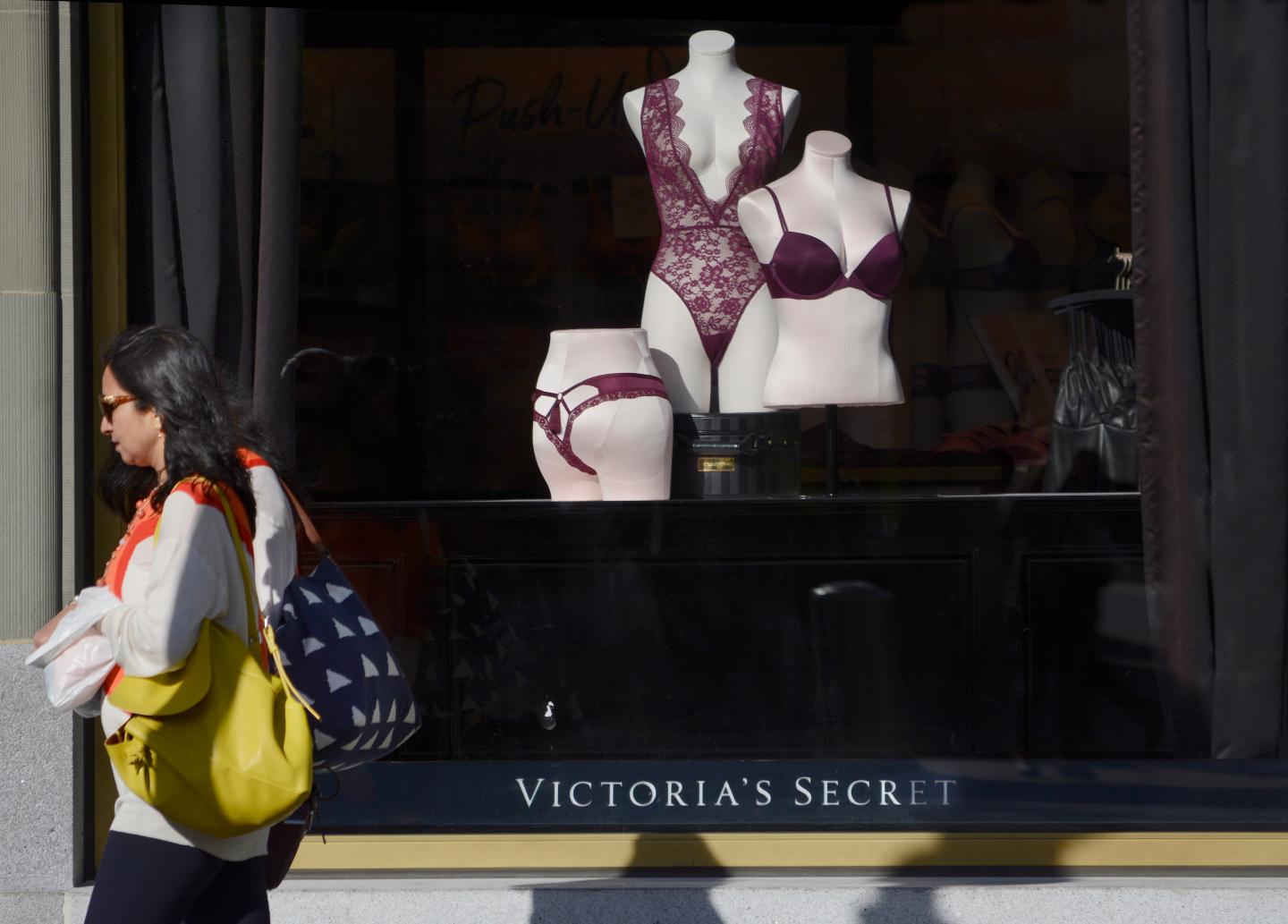 L Brands’ Shares Slide as its CEO’s Ties to Epstein Scrutinized