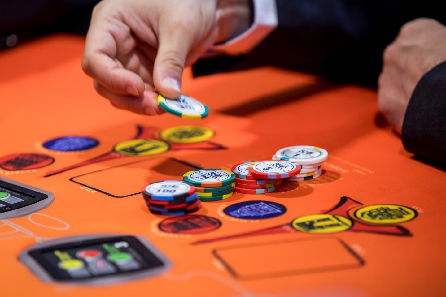 poker table