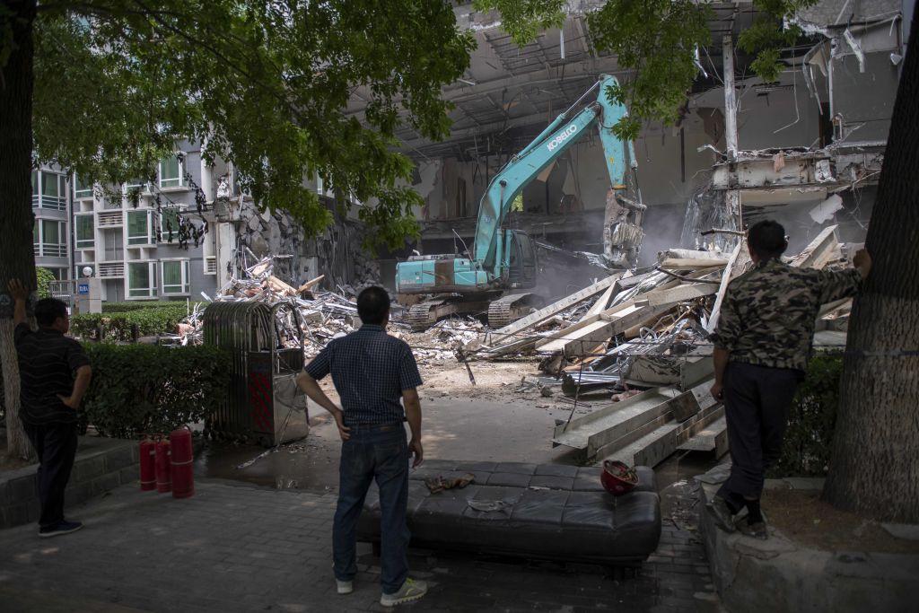 China's growth slowed to its weakest pace in almost three decades in the second quarter.