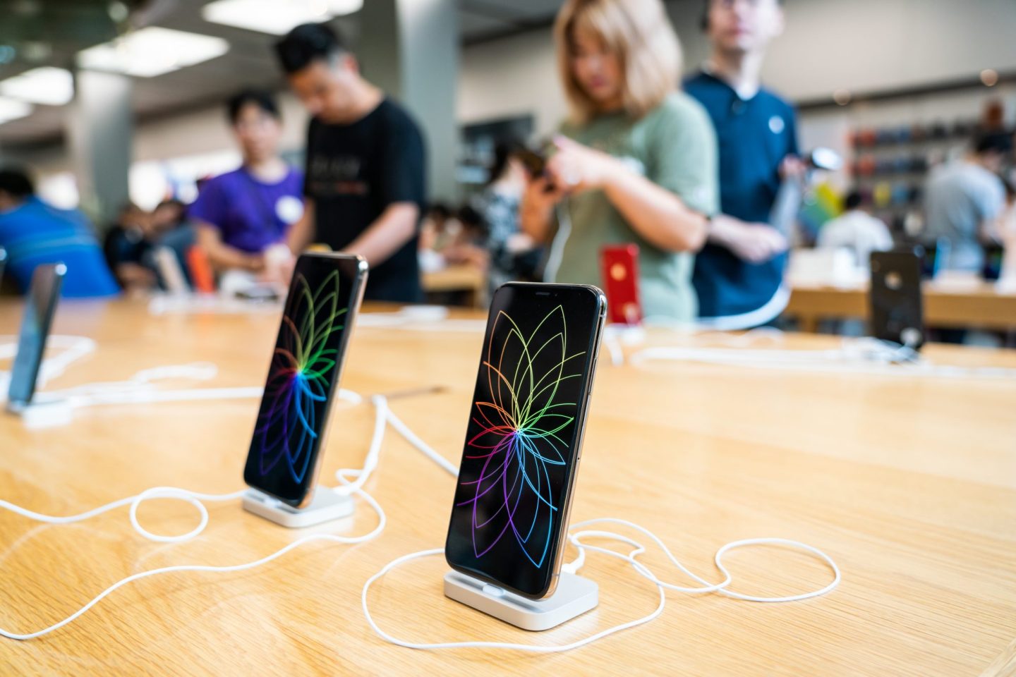 apple iphones on display