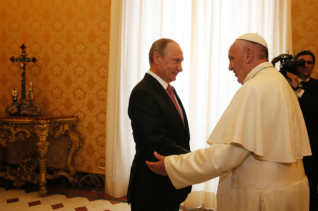 Vladimir Putin meets Pope Francis in 2015