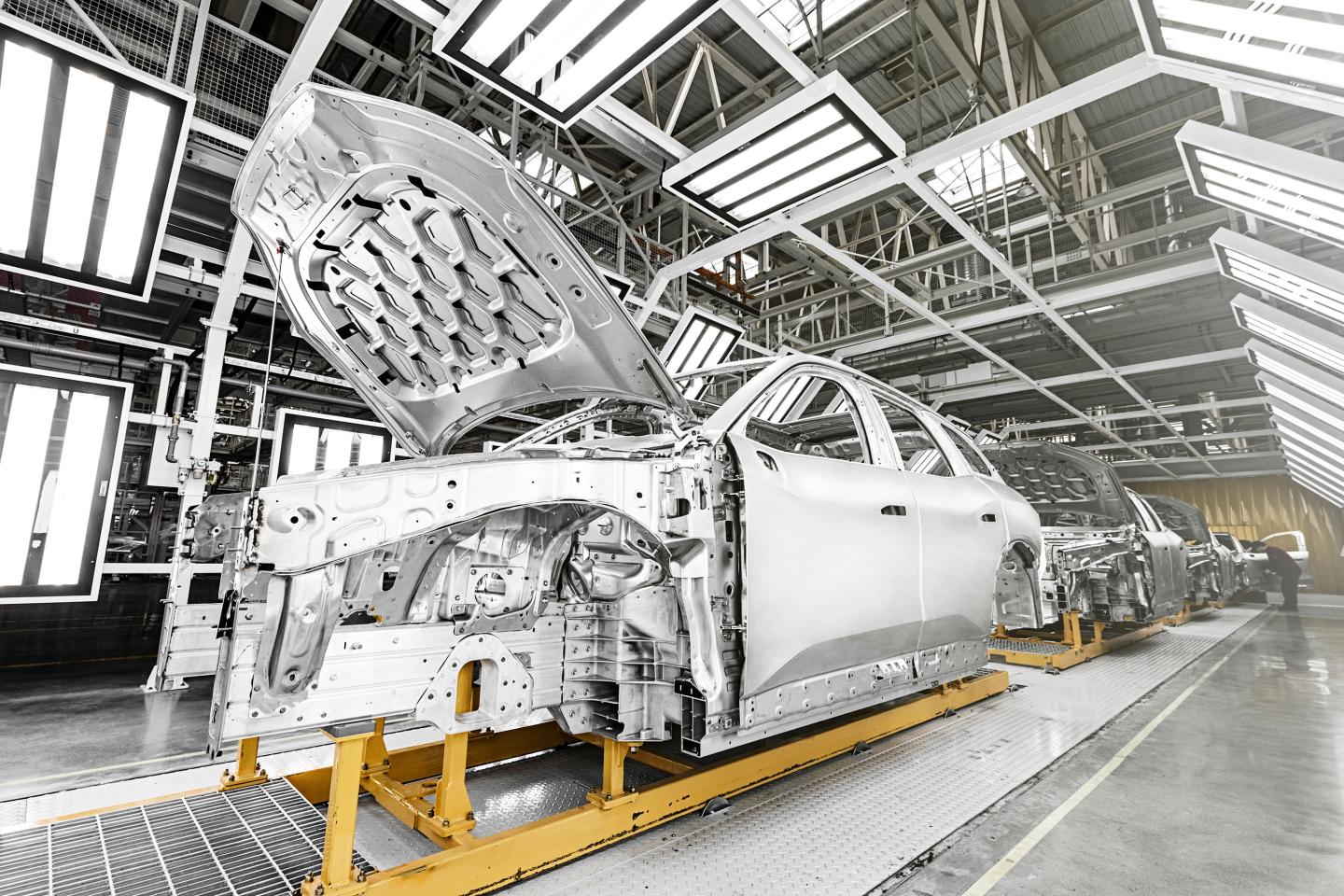Electric Car Gold Rush: The Auto Industry Charges Into China