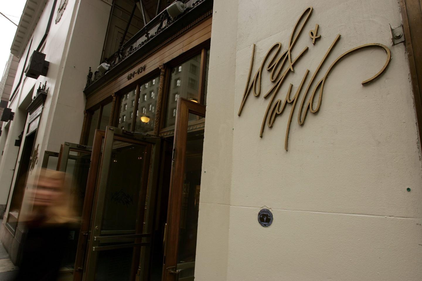 Federated Department Stores To Sell Lord and Taylor