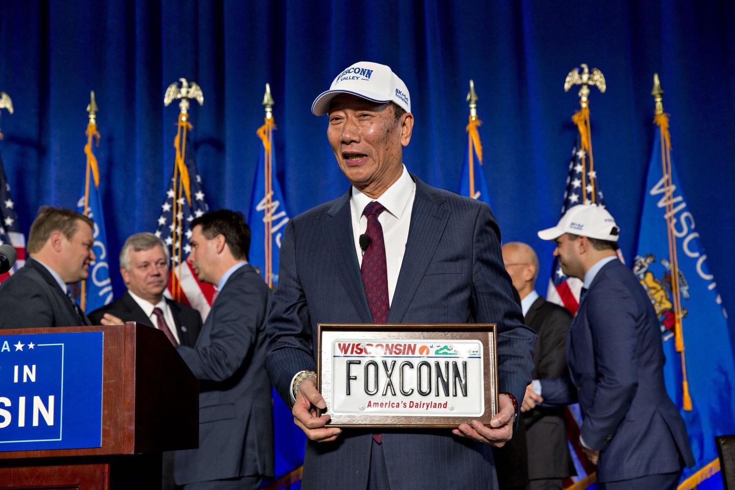 Foxconn Execs Update Wisconsin Leaders on Plant Plans, Which Publicly Remain a Mystery