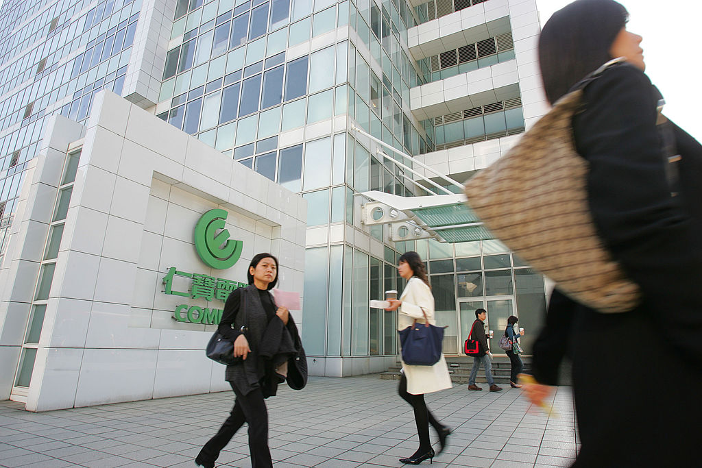 As Trade War Escalates, Tech Companies Flee Mainland China