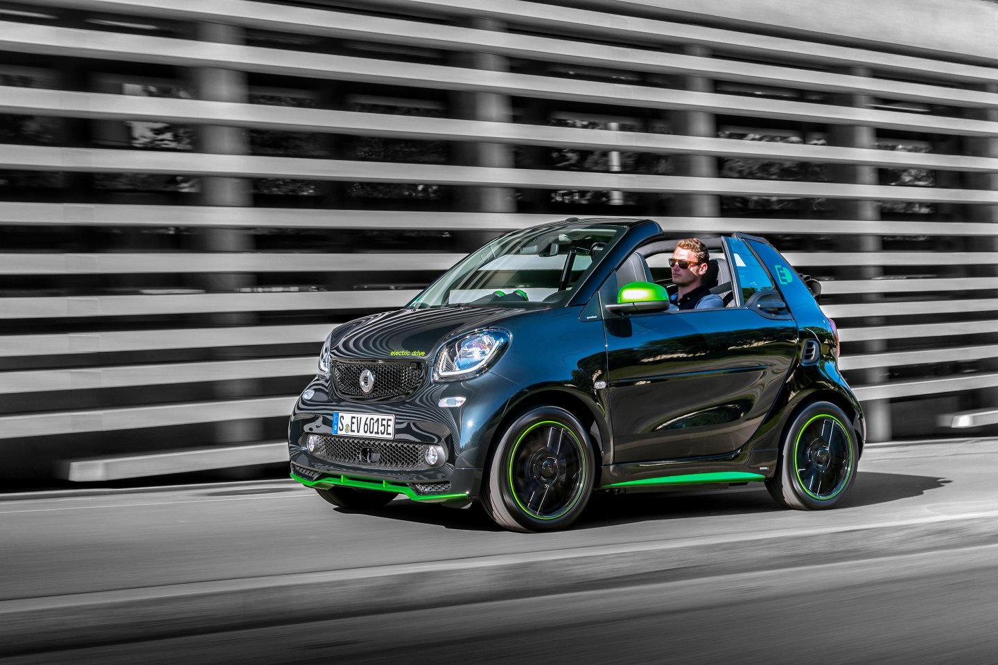 YUN09.19-Daimler Electric Car