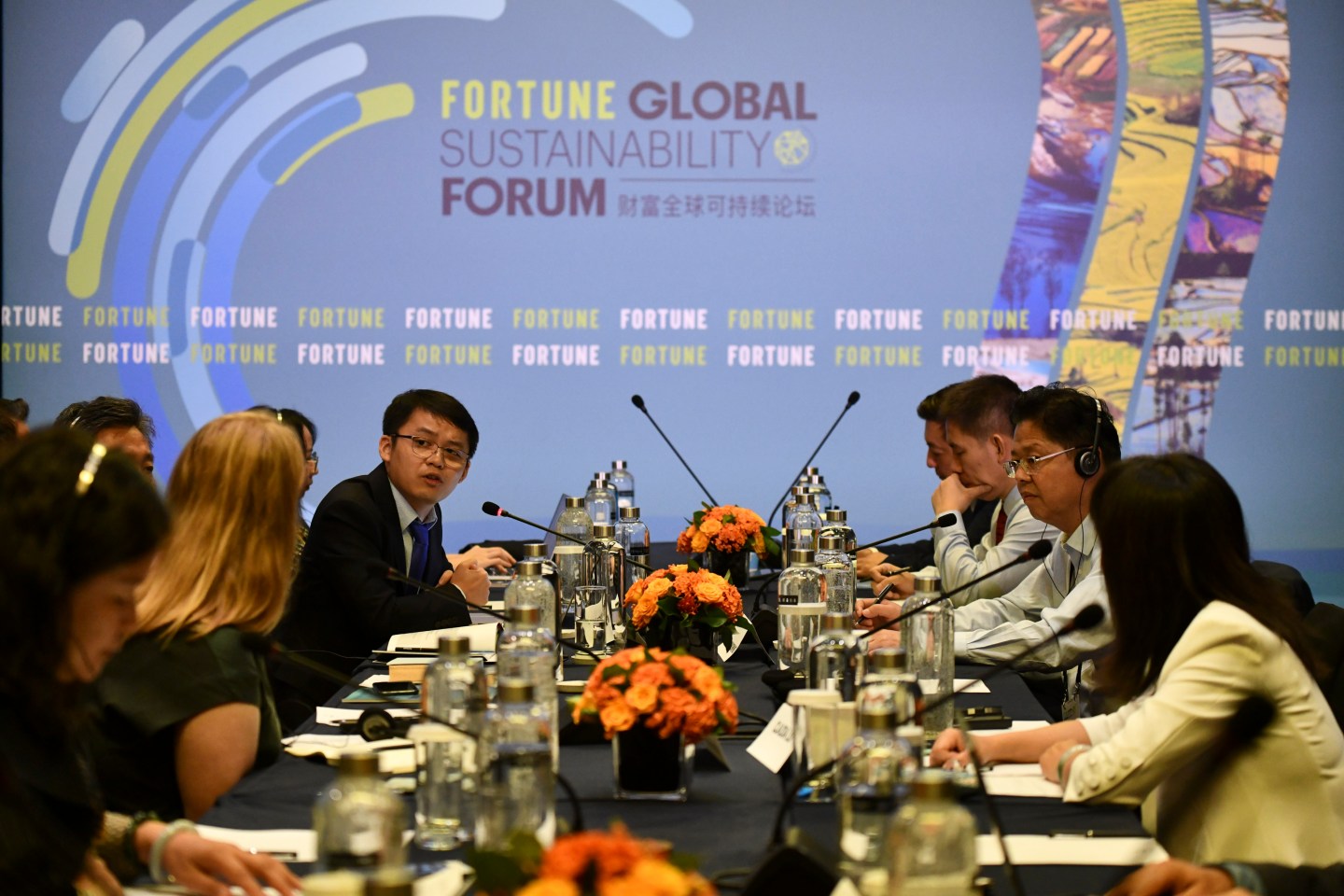 024B Fortune Global Sustainability Forum 2019 Thursday, September 5th, 2019 Yunnan, China 2:00pm-2:50pm CONCURRENT SESSIONS: BEHIND THE GREEN CURTAIN Choose 1 of 3 SMART WHEELS: WHO’S LEADING THE CHARGE? What’s the potential, and what are the pitfalls, on the road from the gasoline-powered present to an electric-car future? How can the broad transportation system accommodate and encourage the pump-to-plug shift? A discussion with executives trying to speed the transition. Christina Lampe-Onnerud, Founder and CEO, Cadenza Innovation Freeman Shen, Founder, Chairman, and CEO, WM Motor Zhang Congming, General Manager and Vice Chairman, Yunnan Communications & Investment Co. Andy Zheng, Founder, Aspiring Citizens Cleantech; Adjunct Fellow, Lee Kuan Yew Centre for Innovative Cities Interviewer: Katherine Dunn, Associate Editor, FORTUNE Photograph by Stefen Chow/Fortune