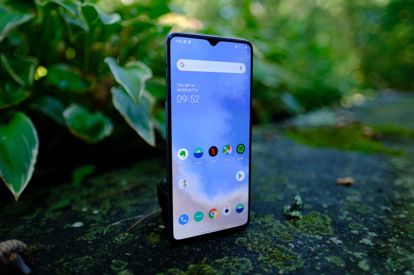oneplus 7t smartphone