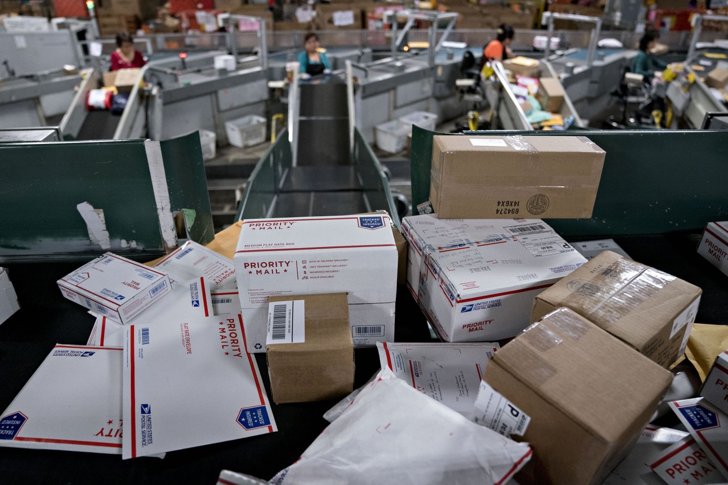 Operations At A U.S. Postal Service Processing And Distribution Center
