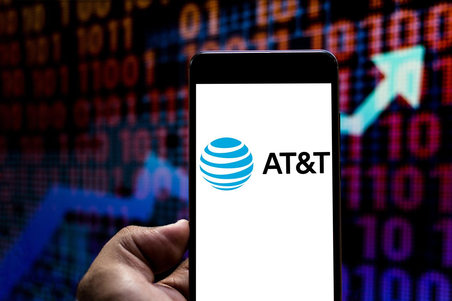 ‘There Will Be a Fight’: AT&T Stock Soars As Activist Investor Looks to Shake Things Up