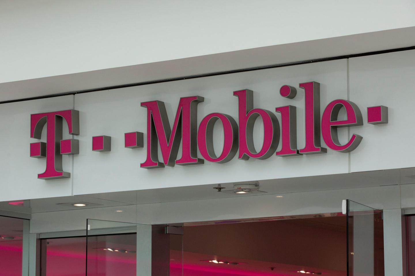 a t-mobile wireless store
