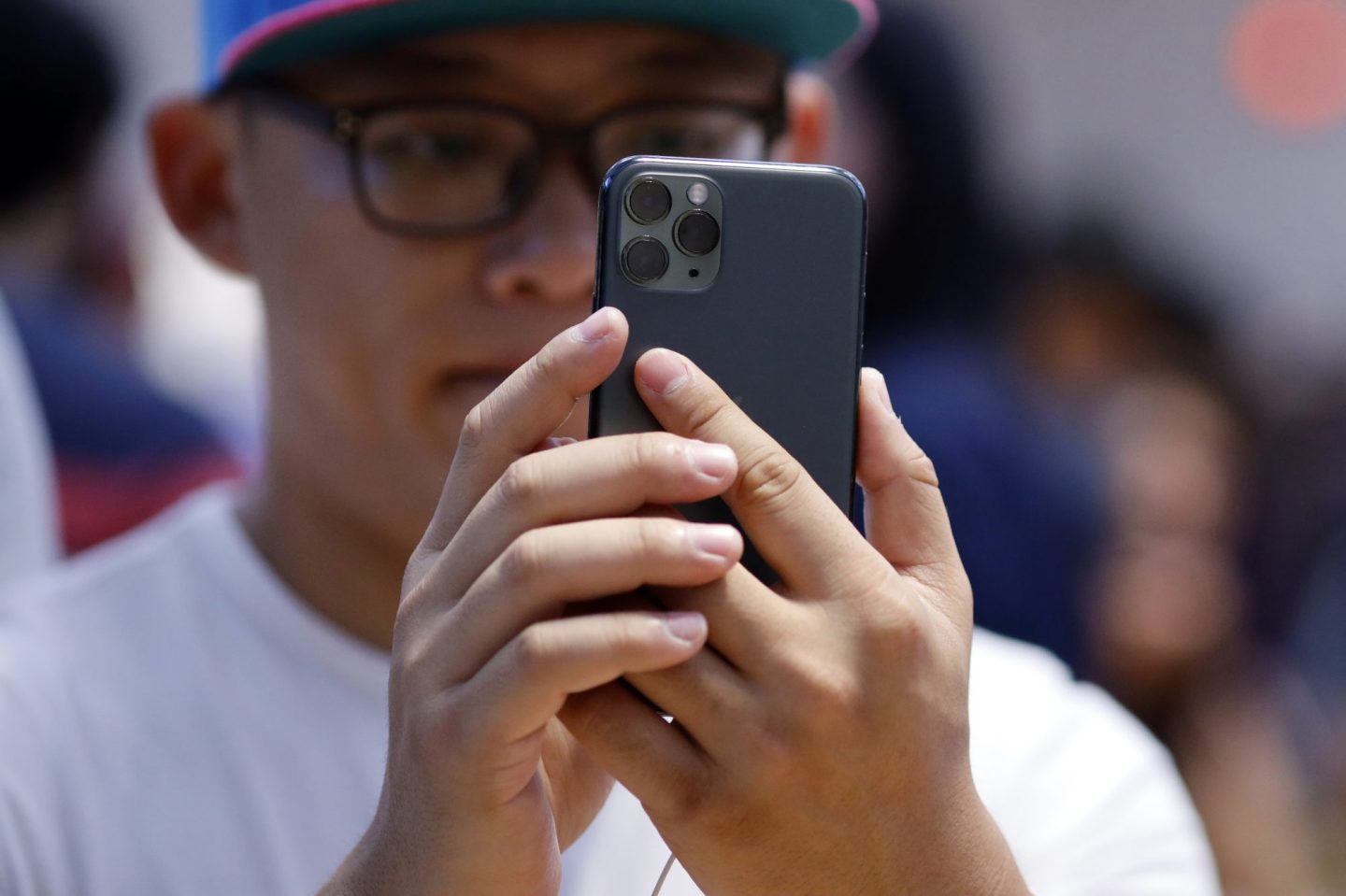 apple store with iphone 11