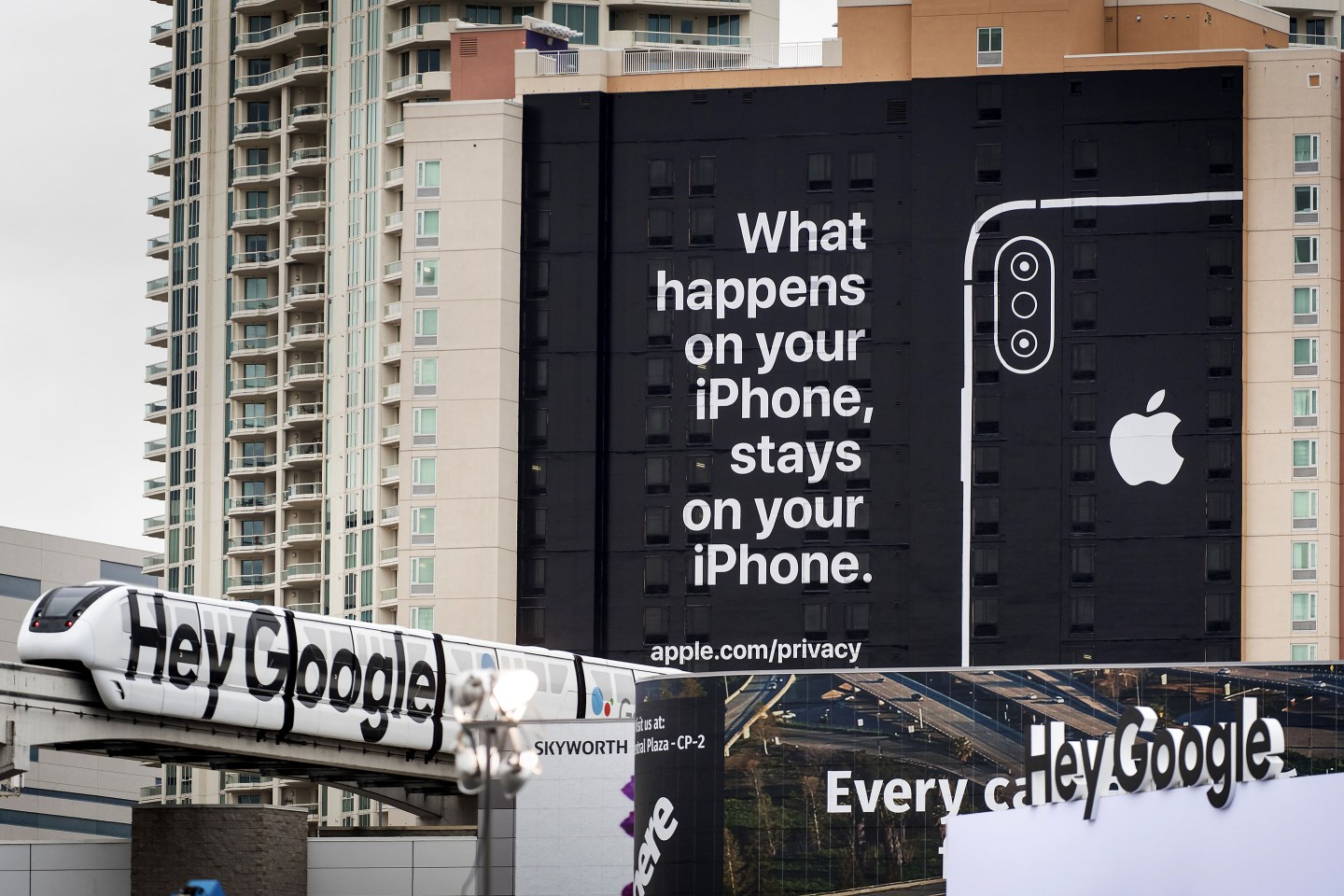 Apple Privacy-Google Train