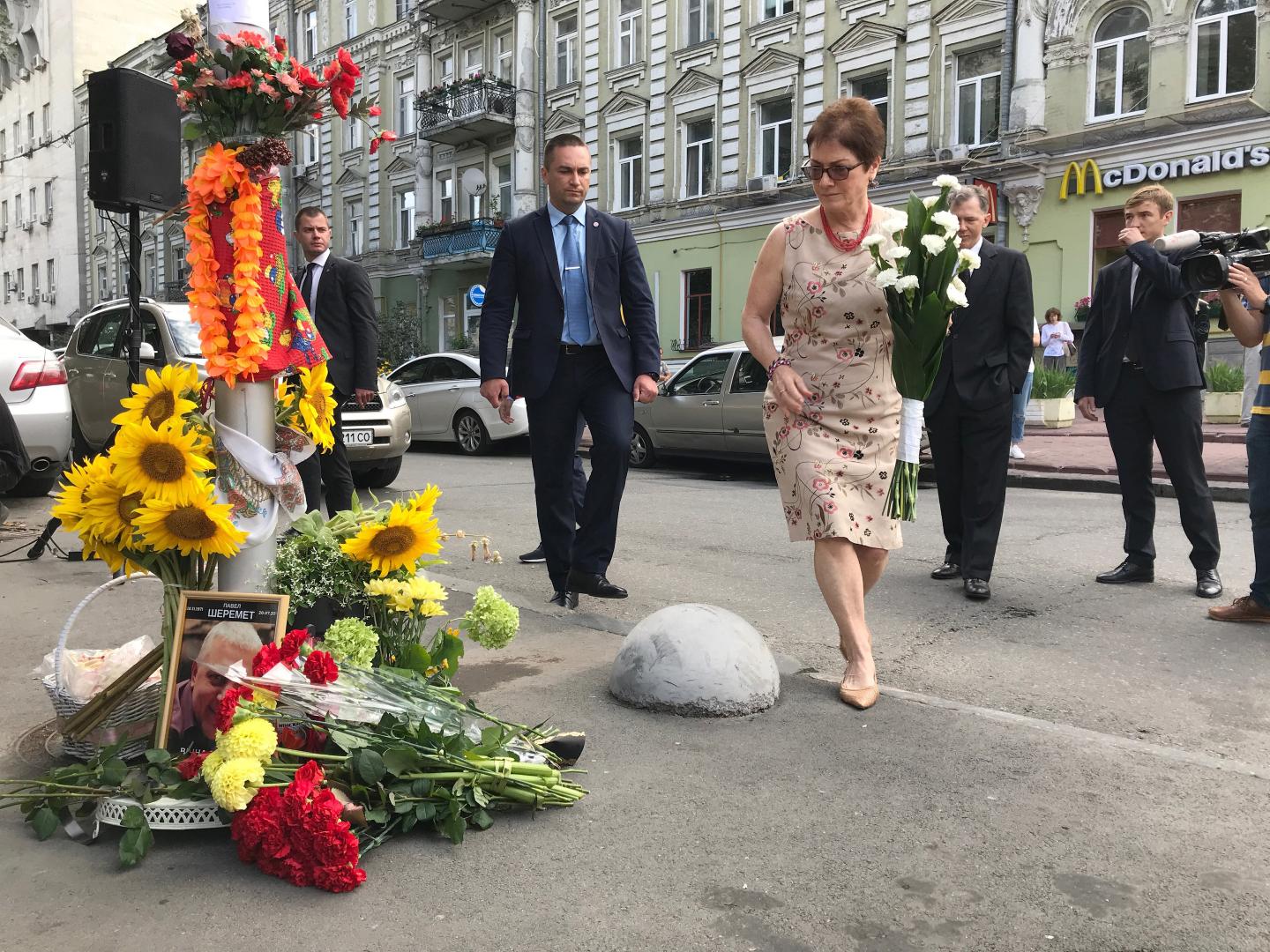 Journalist Pavel Sheremet remembered 2 years after deadly car blast in Kyiv